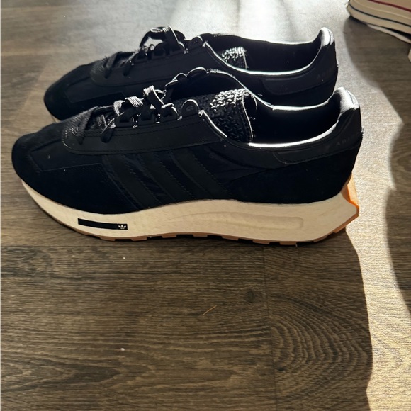 Adidas Retrophy e5 - Picture 2 of 5